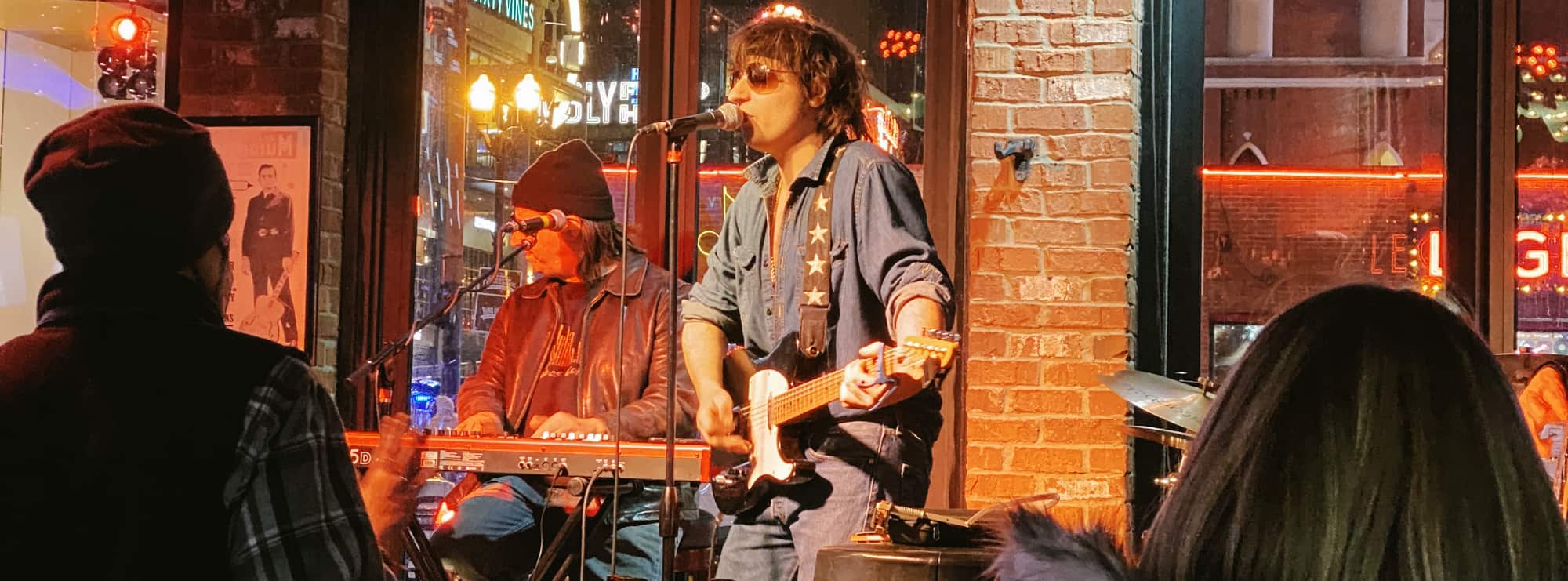 bar singer on guitar in Lehigh Valley